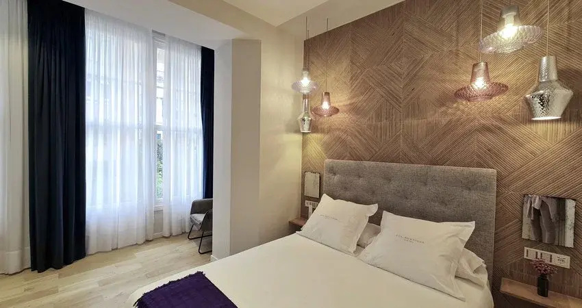Classic Double room (full double bed)