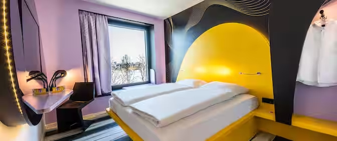 Design Superior Double room (full double bed)