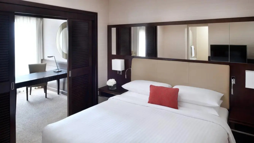 Business Executive Lounge Access Double Suite (Smoking or non-smoking rooms are subject to availability) (full double bed)