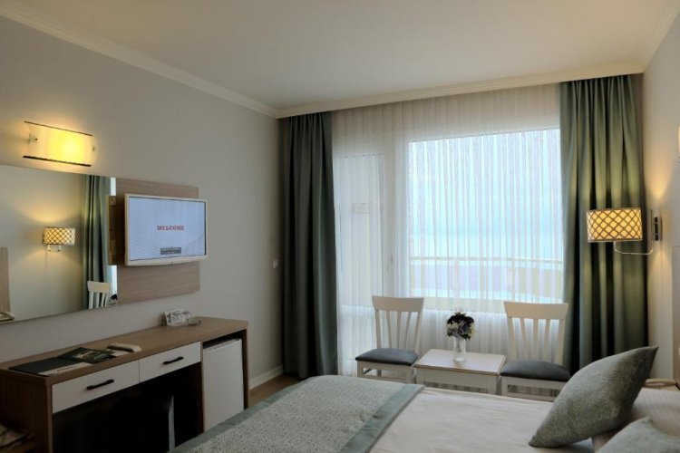 Трёхместная студия люкс с балконом в Antalya Adonis Hotel