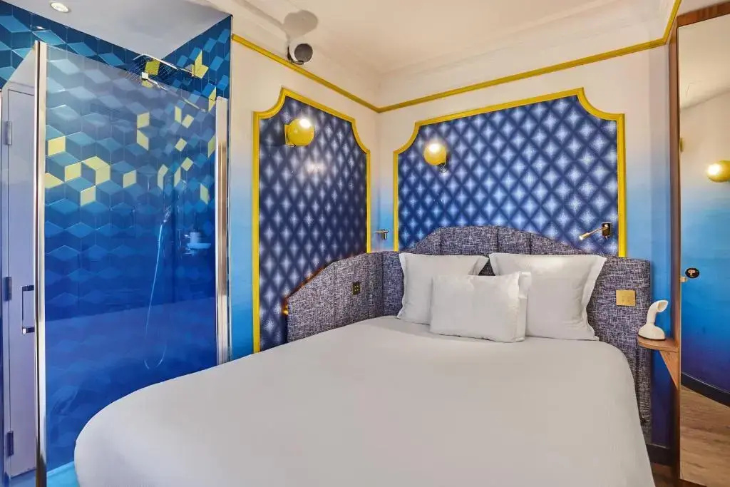 Joy Double room (full double bed)