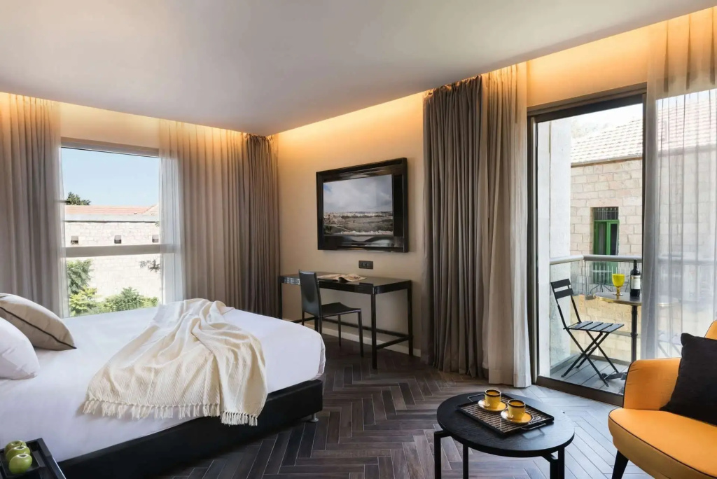 Double Studio room (full double bed)