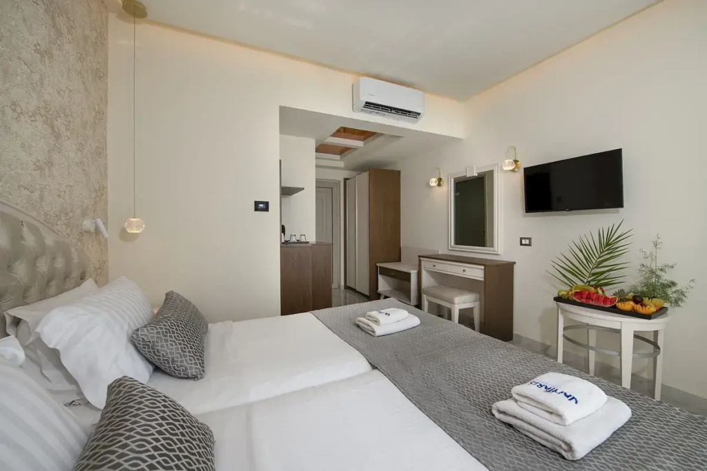 Premium Double room (full double bed)