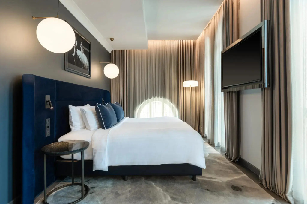 1 Bedroom Titanium Double Suite (full double bed)