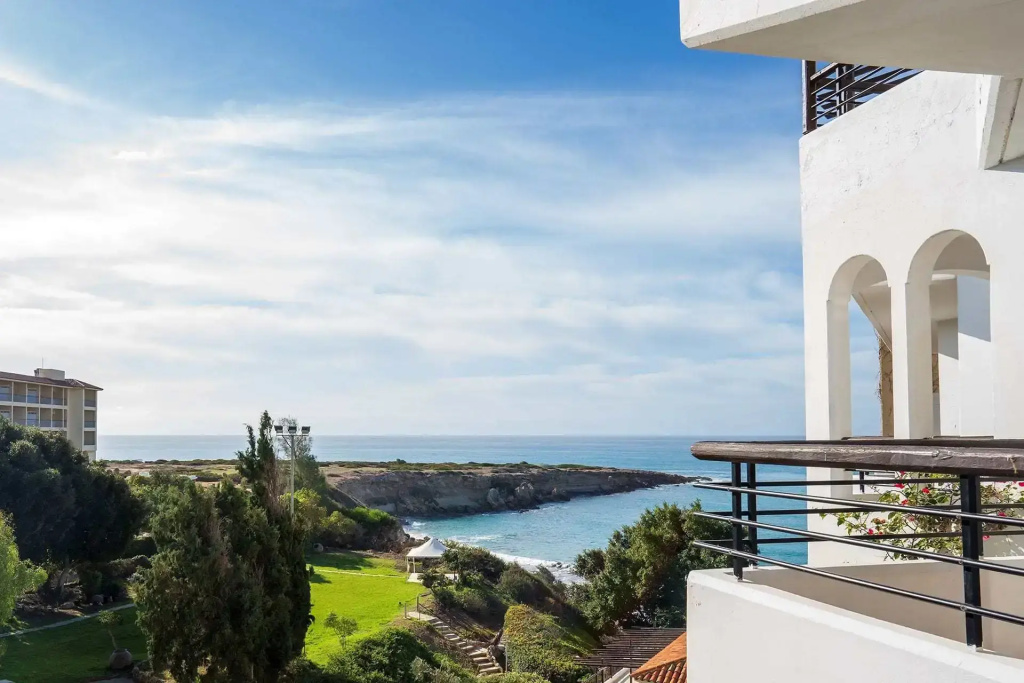 Coral Beach Hotel and Resort - Chambres