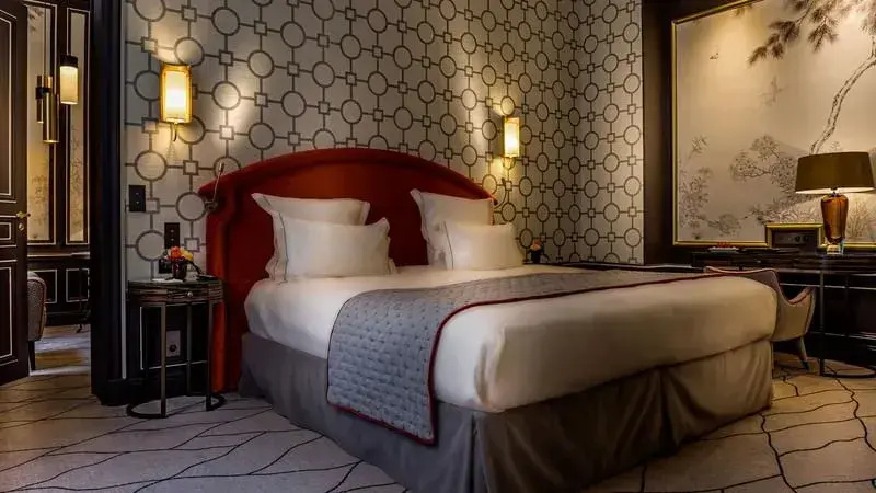 Deluxe Parisian Double Suite (full double bed)