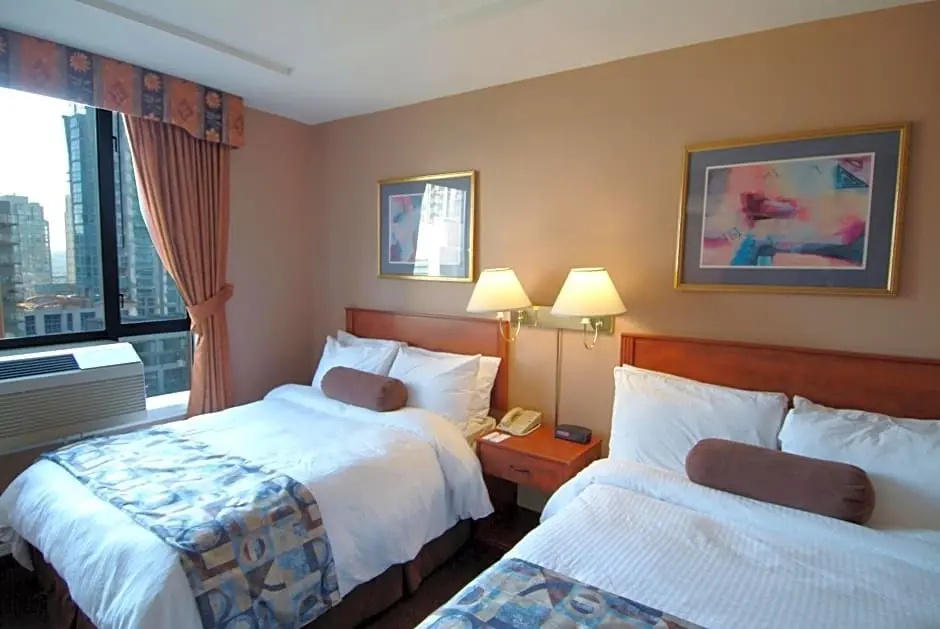 Ramada Limited Vancouver Downtown - Chambres
