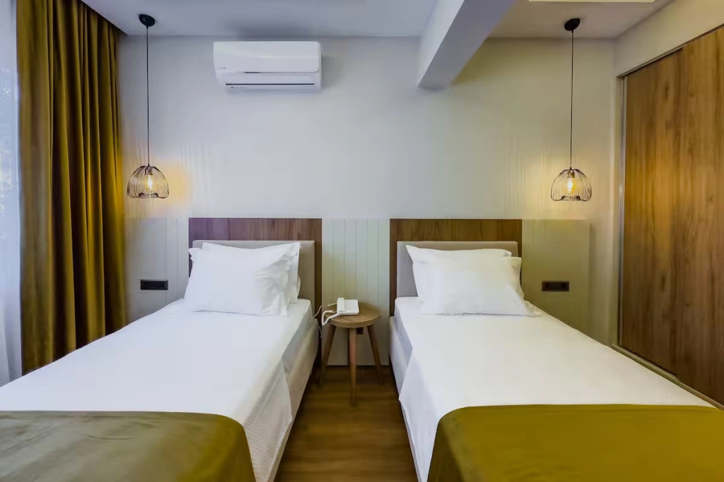 Deluxe Double room with sea view (twin beds)
