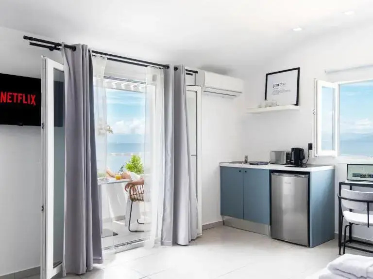 Superior Seaside Double Suite (twin beds)