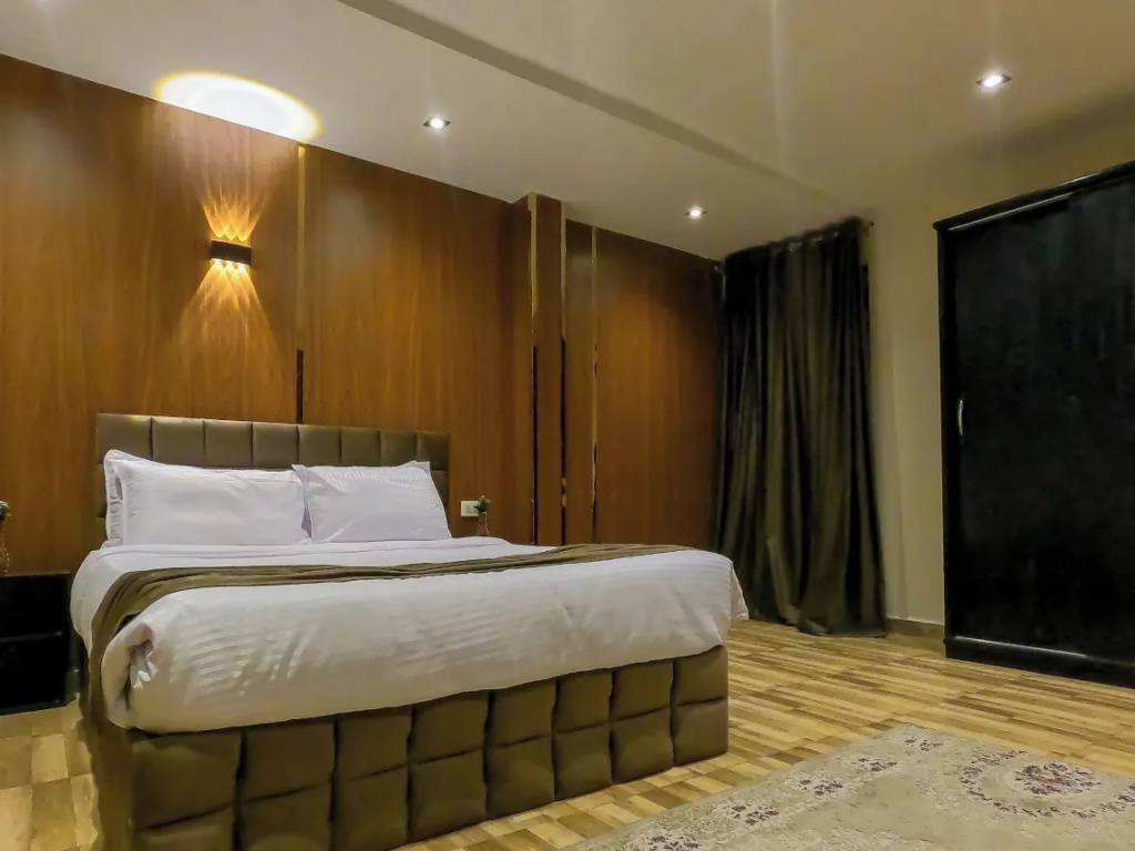 Romantic Double room (full double bed)