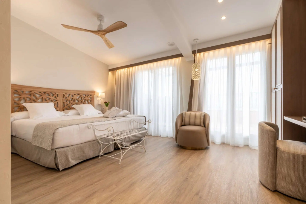 Superior Premium Double room (full double bed)