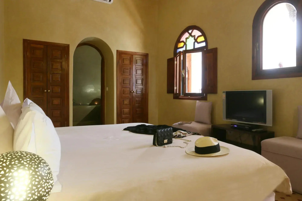 Zagora Double room (full double bed)