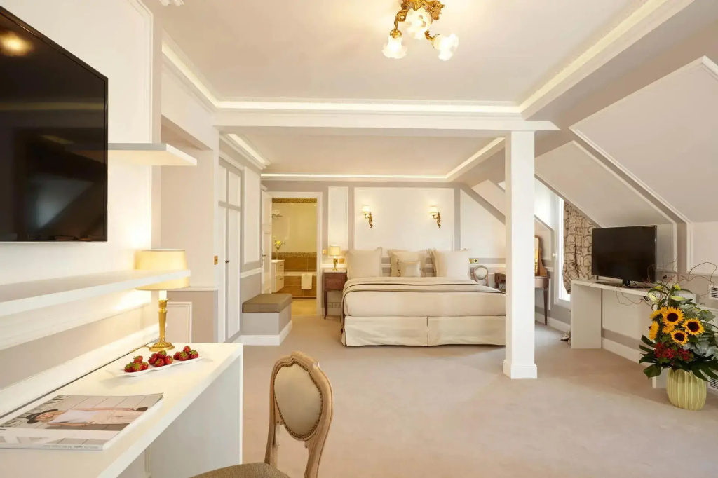 Hotel Regina Louvre 94