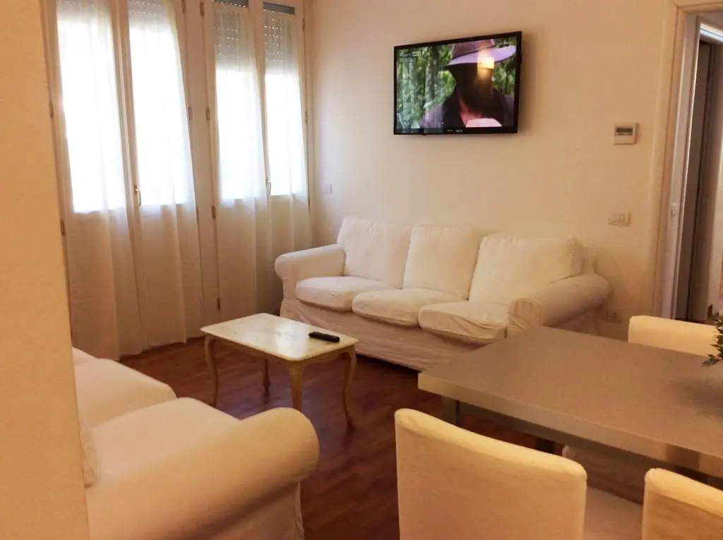 1 Bedroom Superior Double Apartment full double bed