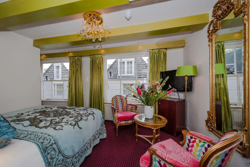 Ambassade Hotel - Chambres