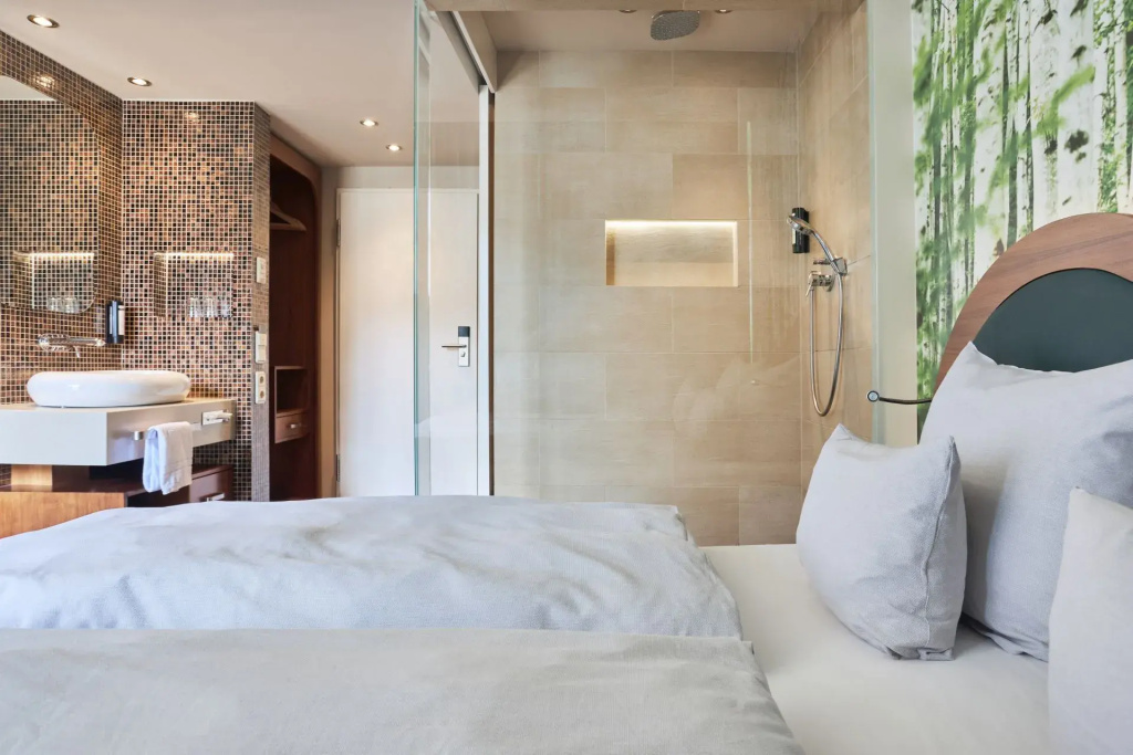 Quiet Cocoon Double room (full double bed)