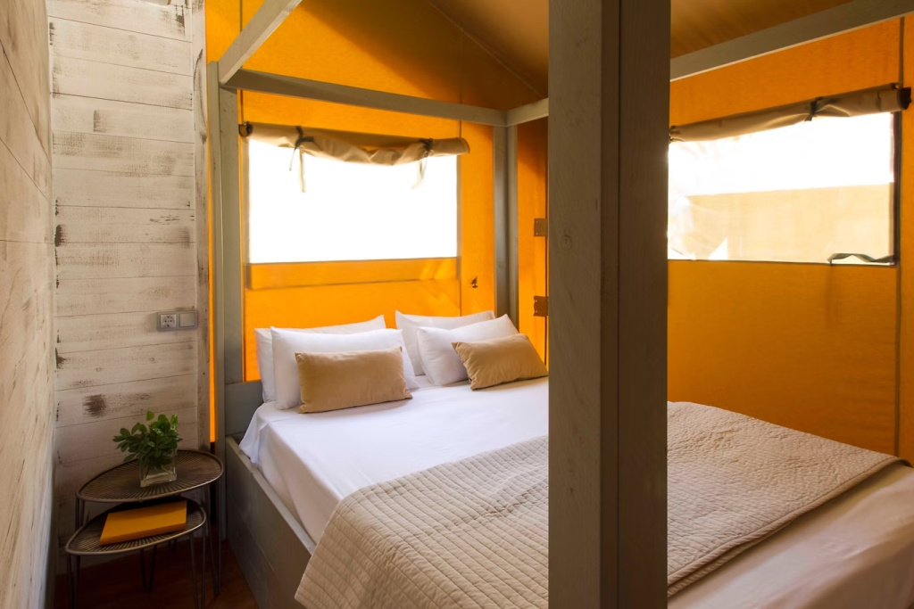 Bali lodge room