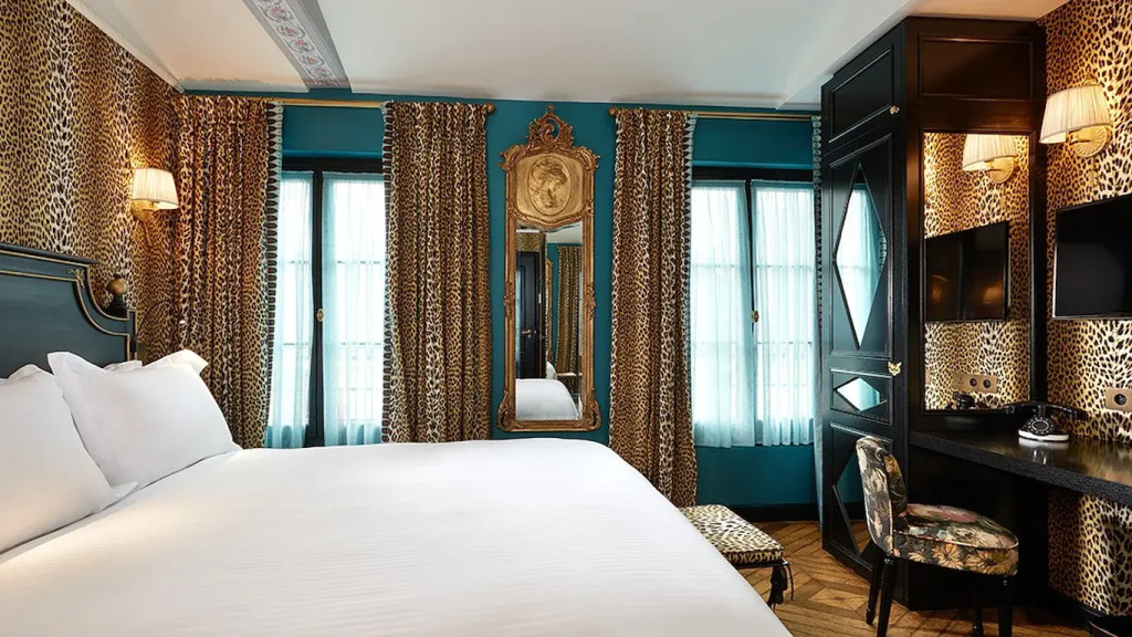Classic Double room (full double bed)