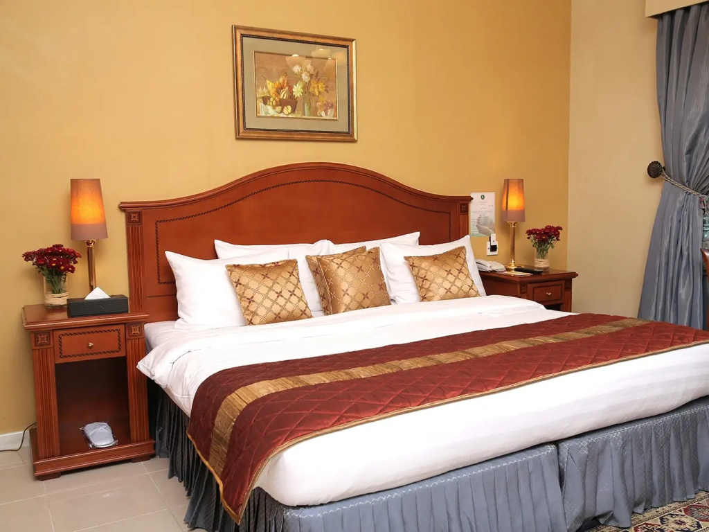3 Bedrooms Apartment