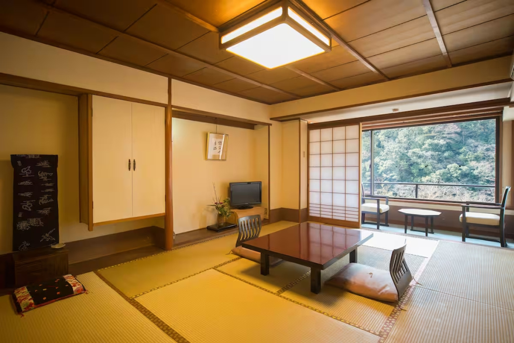 Momijiya Honkan Takao Sansou Ryokan 사진 1