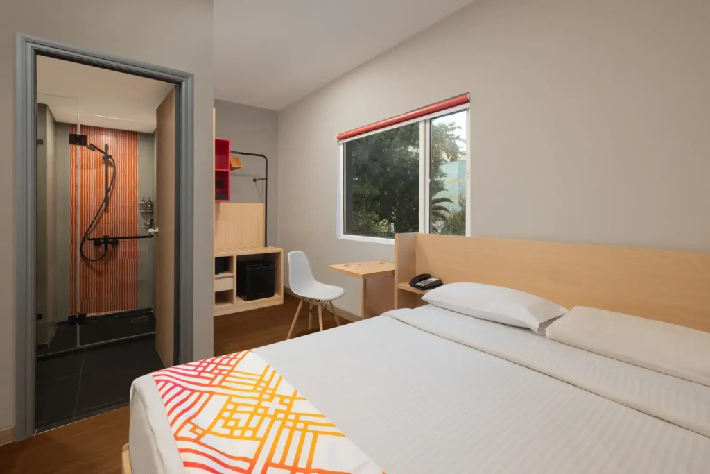 Luxe Double room (full double bed)