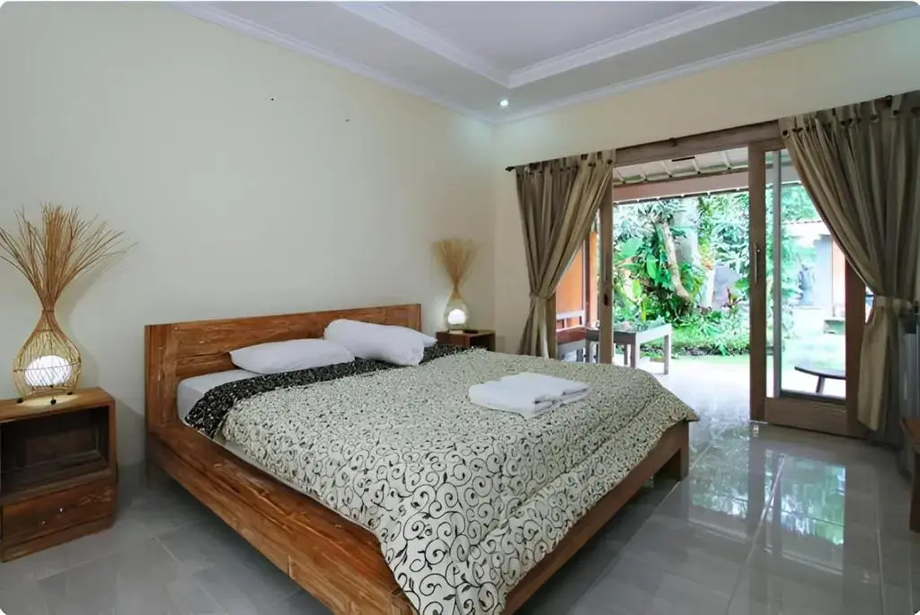Deluxe Double room (full double bed)
