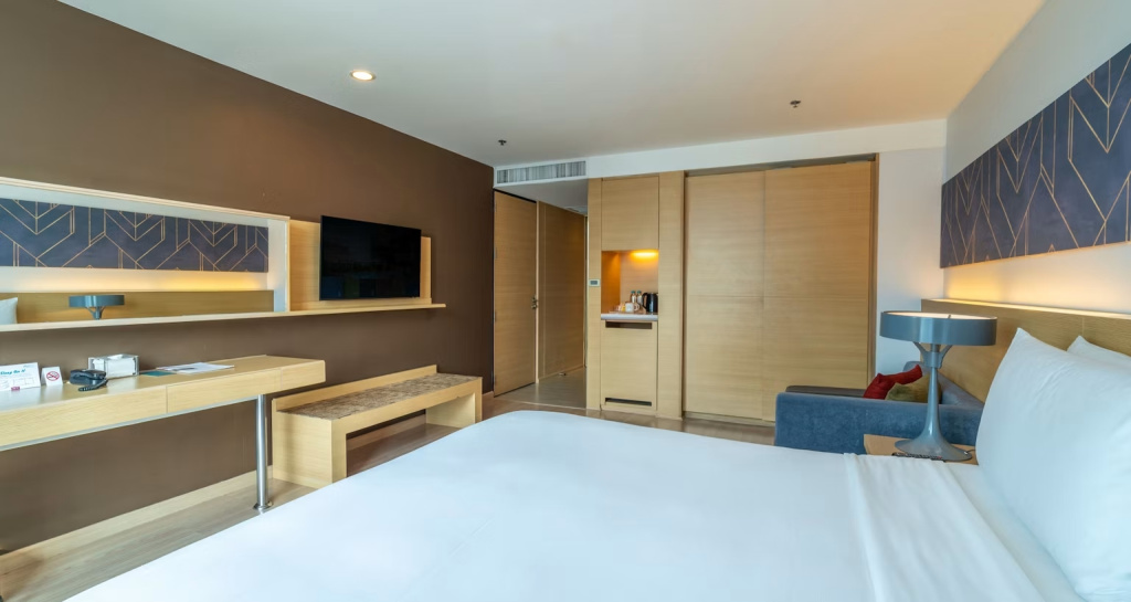 Deluxe No View Double room (full double bed)