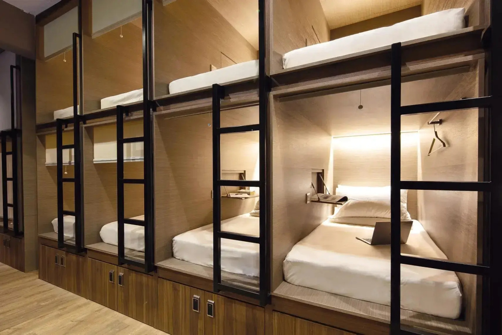 Capsule in Mixed Room (female dorm)