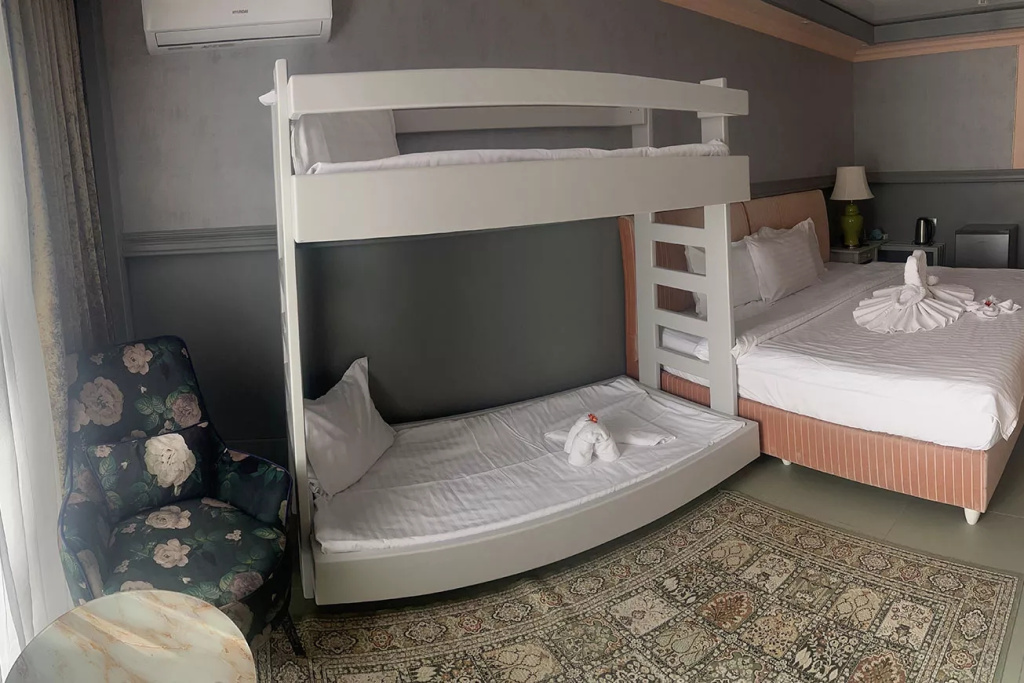Family room Panoramic