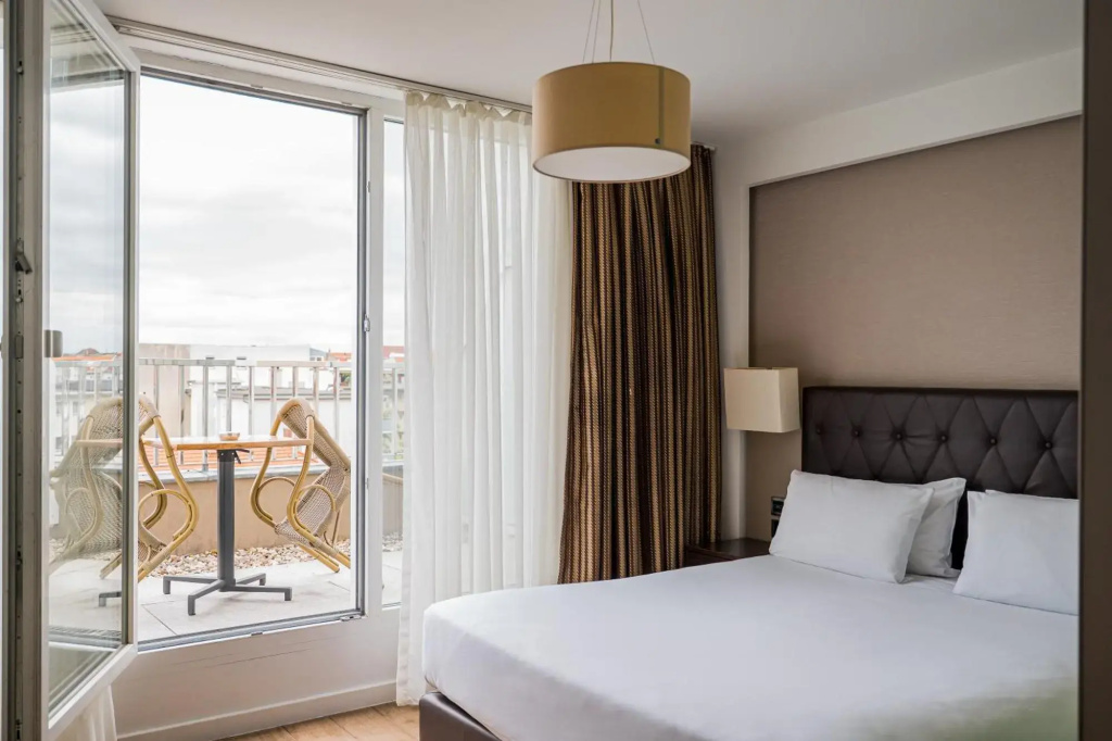 Deluxe with Terrace Double room (full double bed)