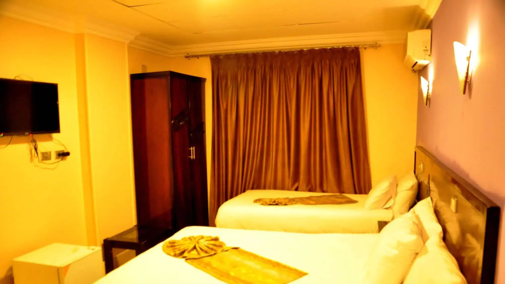 Quadruple room