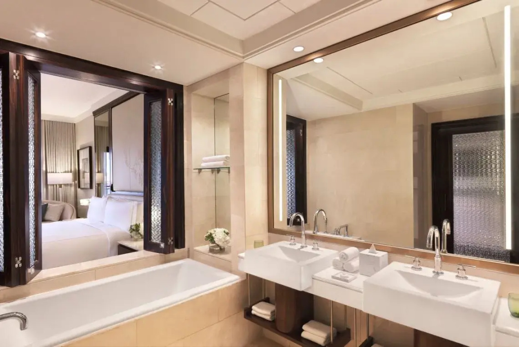 The Ritz-Carlton Abu Dhabi, Grand Canal Hotel - Chambres