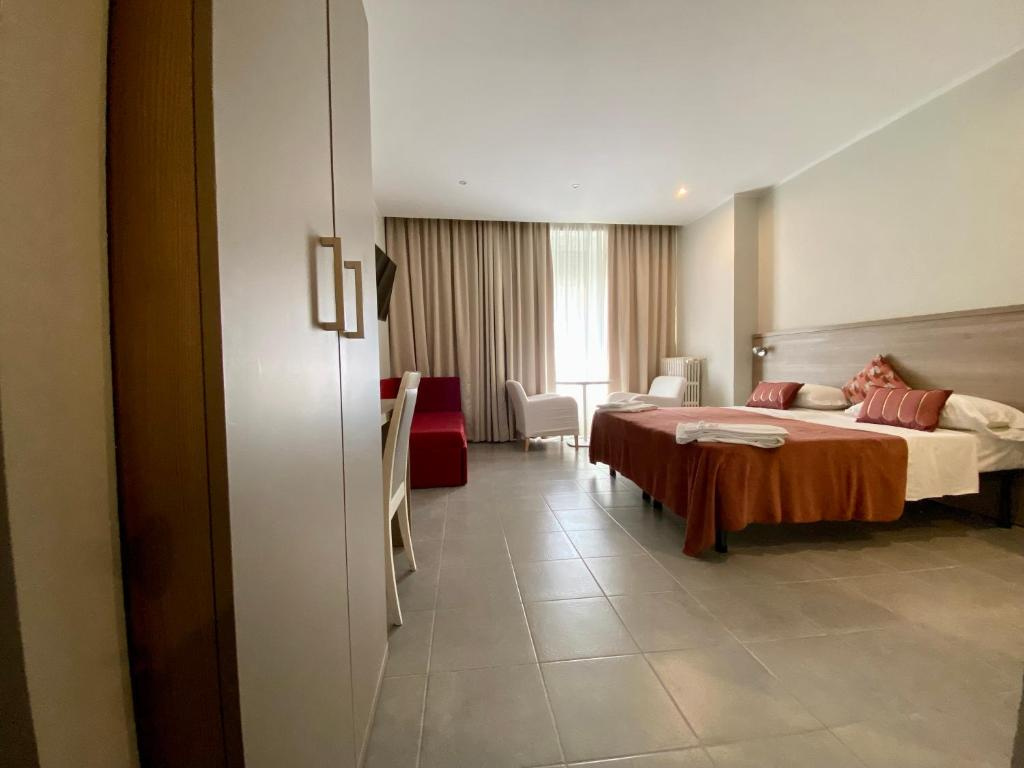 Economy Triple room