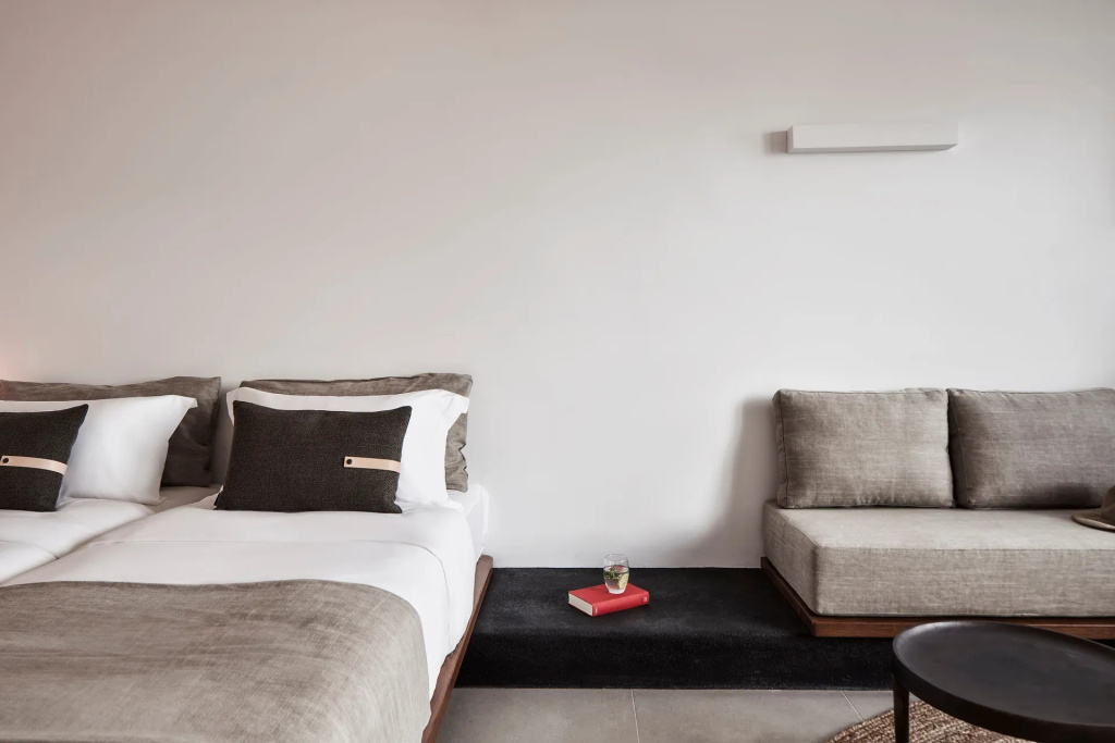 Double room (full double bed)
