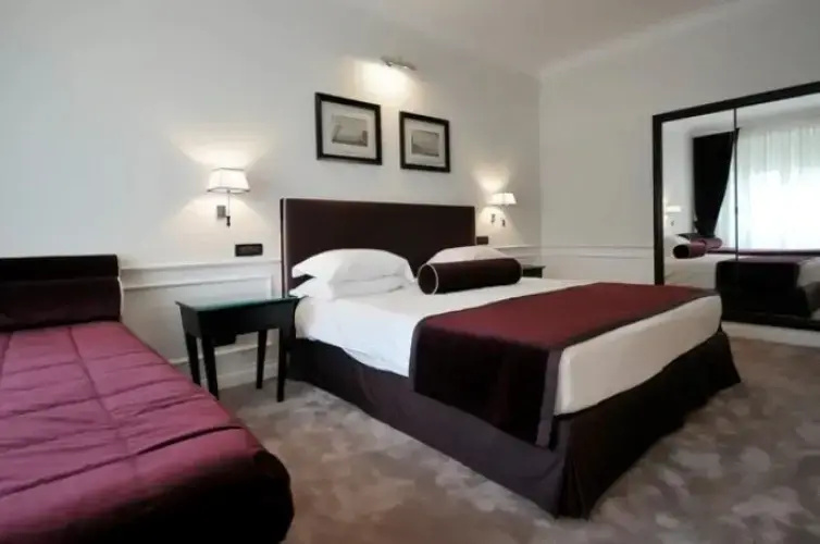 Triple room