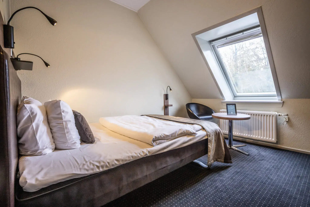 Top Floor Courtyard room