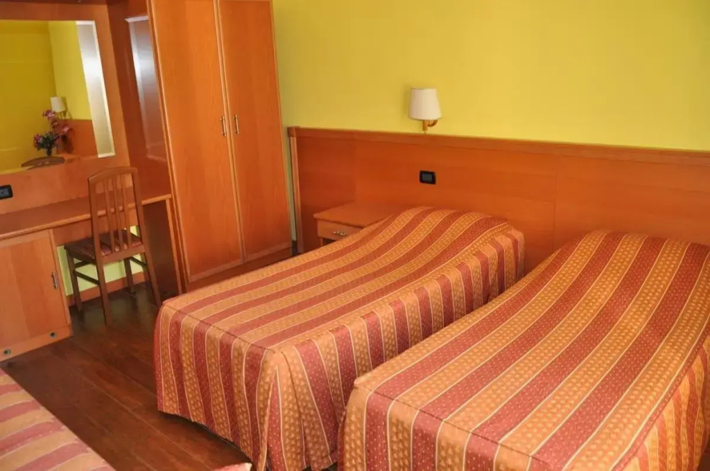 Double room (twin beds)