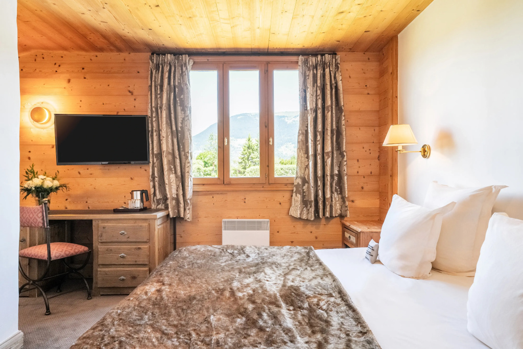 Valley Double room (full double bed)