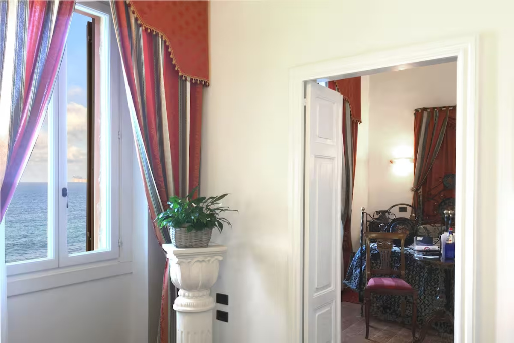 Classic Double Suite with sea view (full double bed)