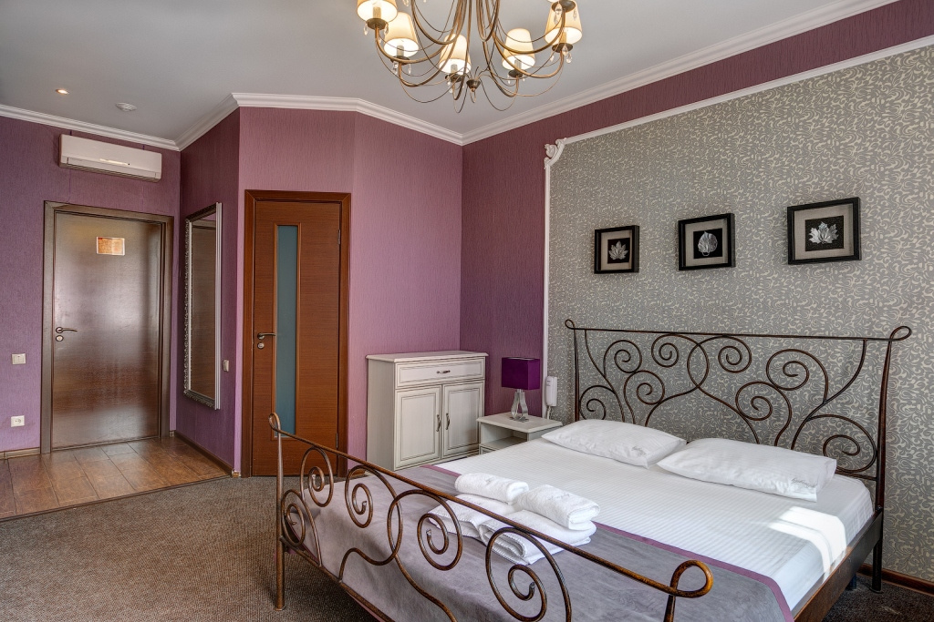 Double Venice Suite (full double bed)