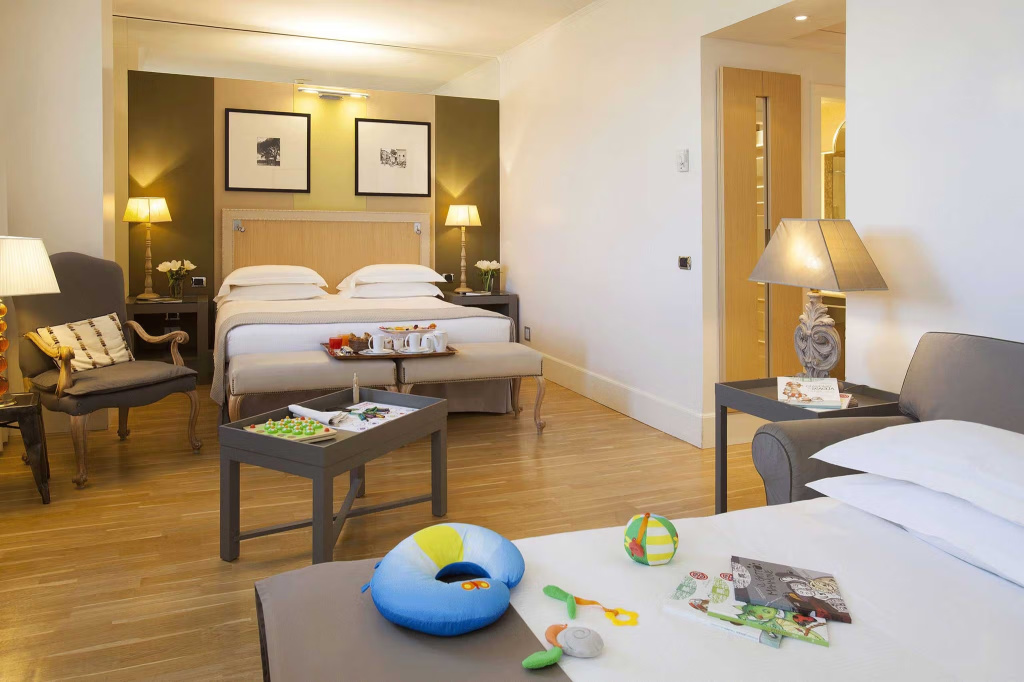 Family Connecting Triple room