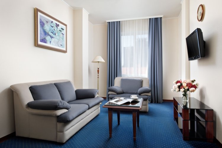 Red Royal by Undersun Hotel Room Type - Double Suite twin beds