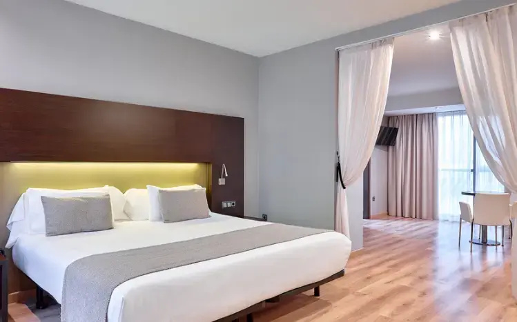 Alhambra Double Junior Suite (full double bed)