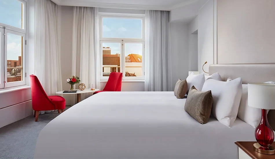 Double Suite with canal view (full double bed)