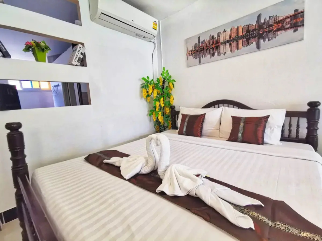 Standard Double room (full double bed)