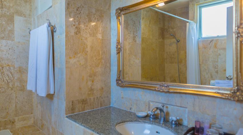 Residence с 2 комнатами с видом на океан в Waterfront Suites Phuket by Centara