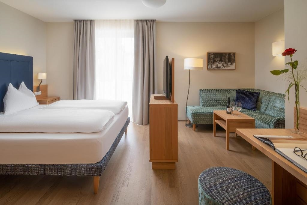 Executive Double room (full double bed)
