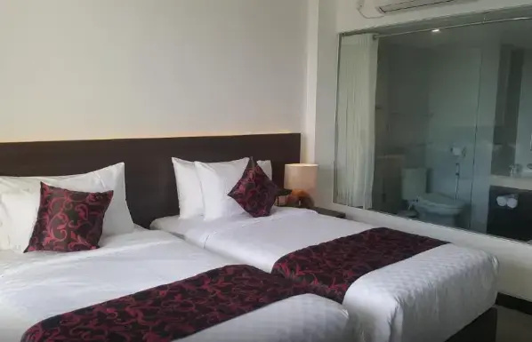 Double room with balcony (twin beds)