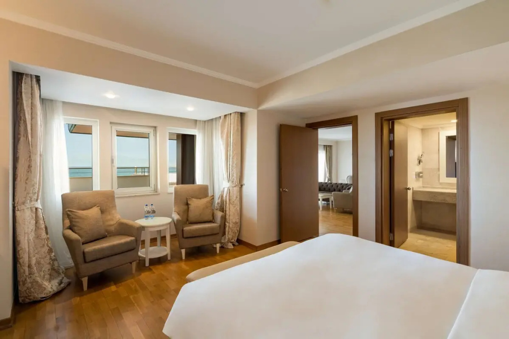 Presidential Double Suite with sea view (full double bed)