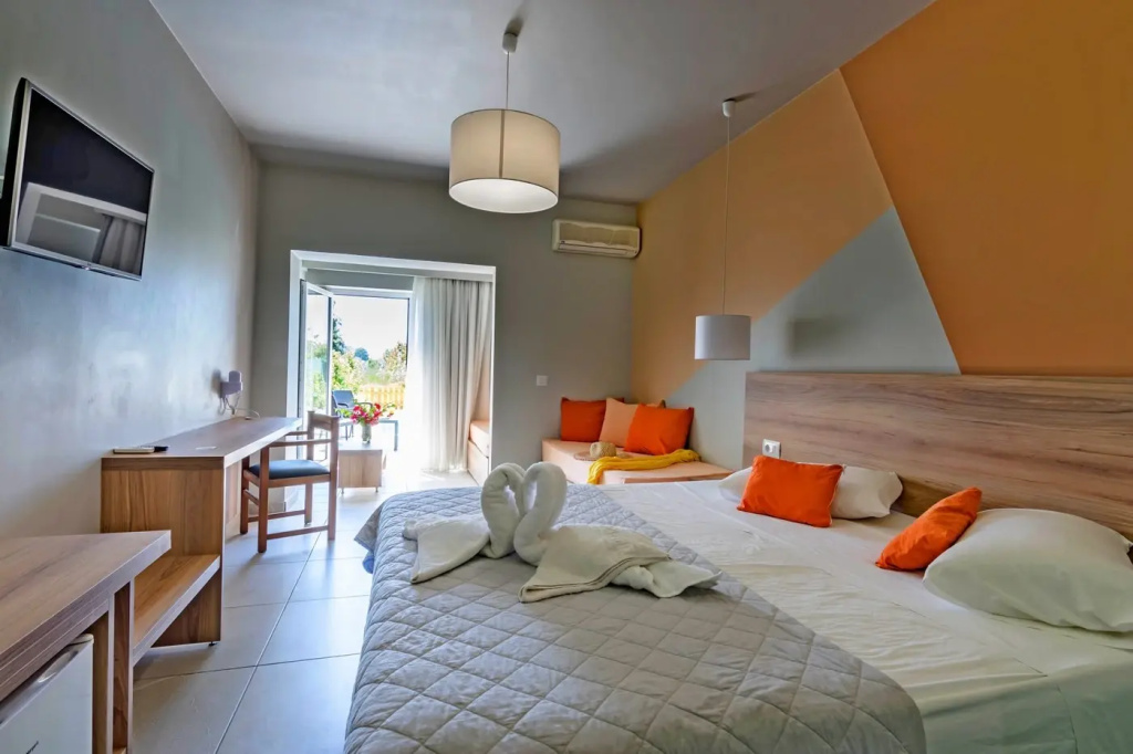Superior Double room (full double bed)